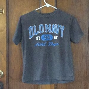 Old navy kids size (8) tee shirt